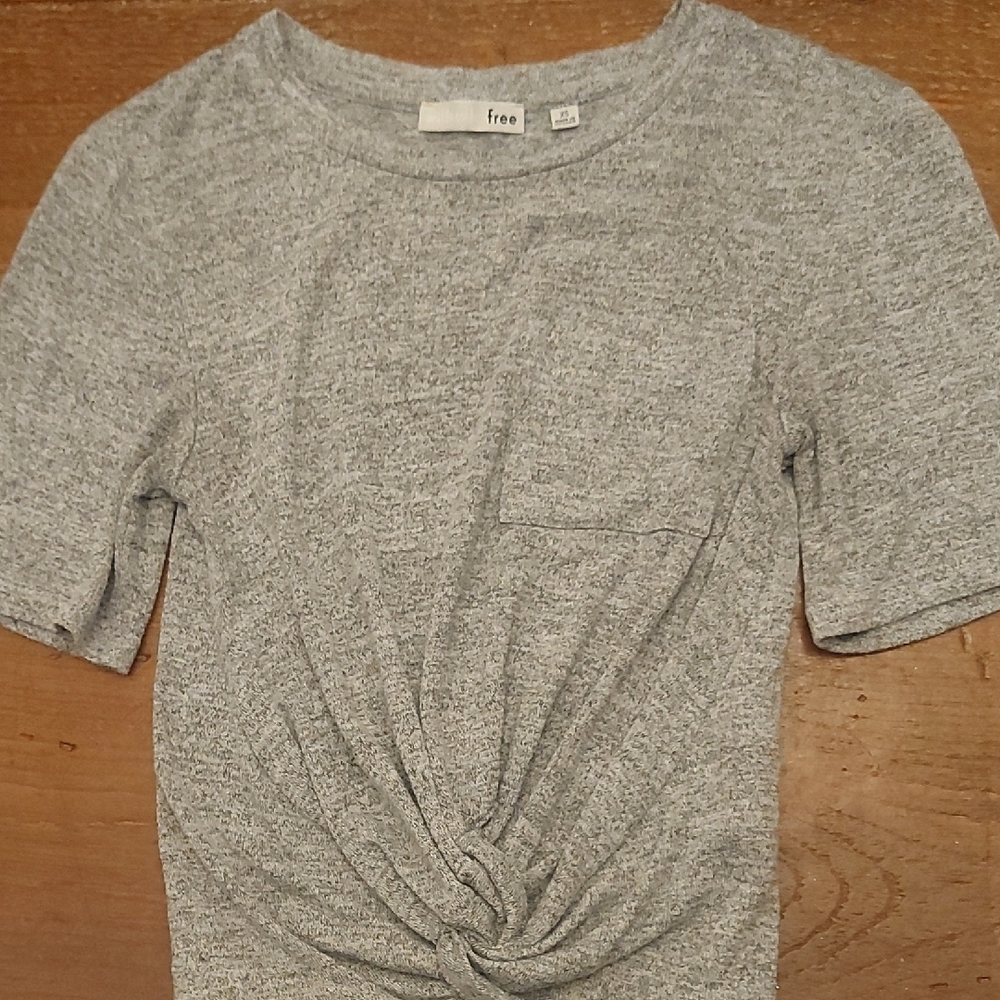 SOLD Wilfred XS Gray Knot Front T-Shirt